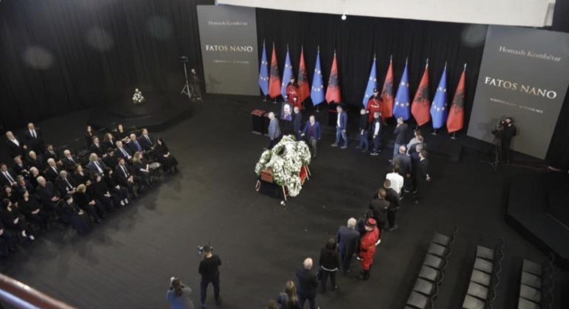 Të djathtë e të majtë bashkë për t’i dhënë lamtumirën e fundit Fatos Nanos: Lider dhe kundërshtar i denjë! Kurrë nuk u hakmor, dhe pse ndaj tij u hakmor politika
