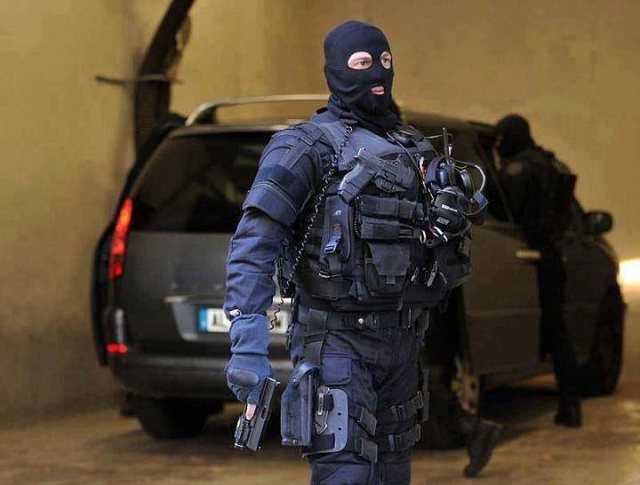 Ç’po ndodh në Vlorë? FNSH dhe policia “zbarkojnë” për kontrolle “blic”!