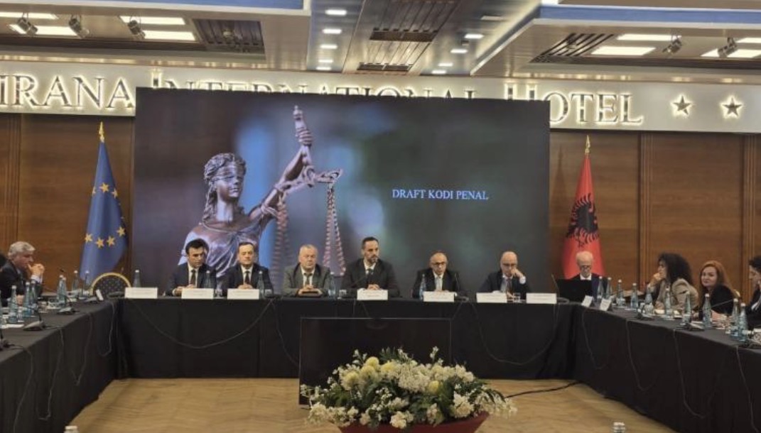 Kodi i ri Penal, Sadushi: Ka mospërputhje me Kodin Civil, e Procedurës Penale dhe ligjet e tjera