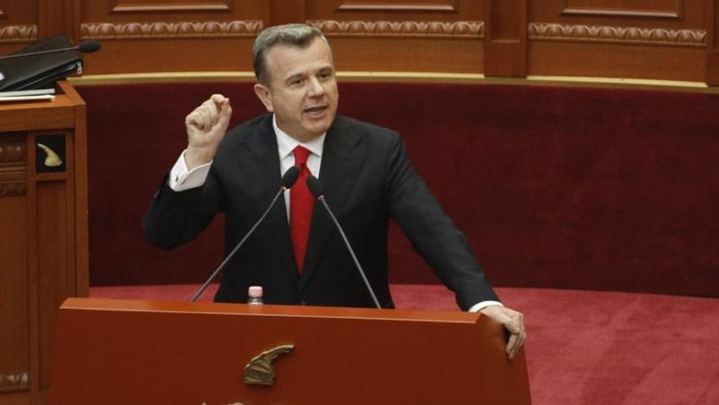 “Berisha të japë shpjegime për fyerjet drejt ambasadorit të BE-së”, Balla: Ka 35 vite që sulmon partnerët tanë, s’e do vendin të integruar