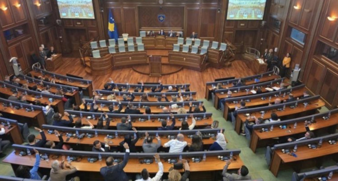 Diskutimet për qeverinë në Kosovë në vendnumëro! Çfarë pritet?