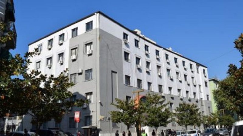 Akuzohet se vrau Flori Paluçin pas debatit me kamarierin, Gjykata e Durrësit lë në burg Daniel Pepën