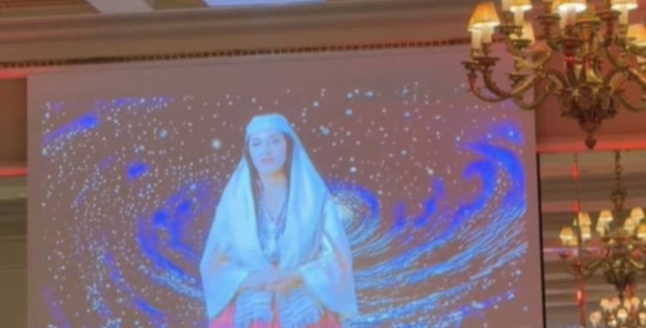 Ministrja Diella u shfaq sot në Athinë, aty ku po mbahet Festa Kombëtare e Shqipërisë