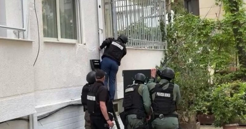 “Largohuni se do qëlloj”, identifikohet 24-vjeçari i cili kërcënon RENEA-n dhe Antiterrorin në Fushë Arrëz!