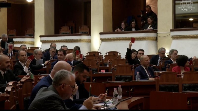 Zbulohet mesazhi i Gaz Bardhit për deputetët: PD nis bojkotin parlamentar