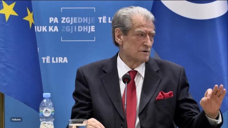 Berisha asnjë fjalë për zgjedhjet, flet për ligjin për barazinë gjinore: Shkatërrimtar për sistemin arsimor