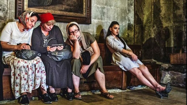 Zakonet dixhitale që dikur përkufizonin rininë! Njihuni me ata që janë vërtet të varur nga ekranet