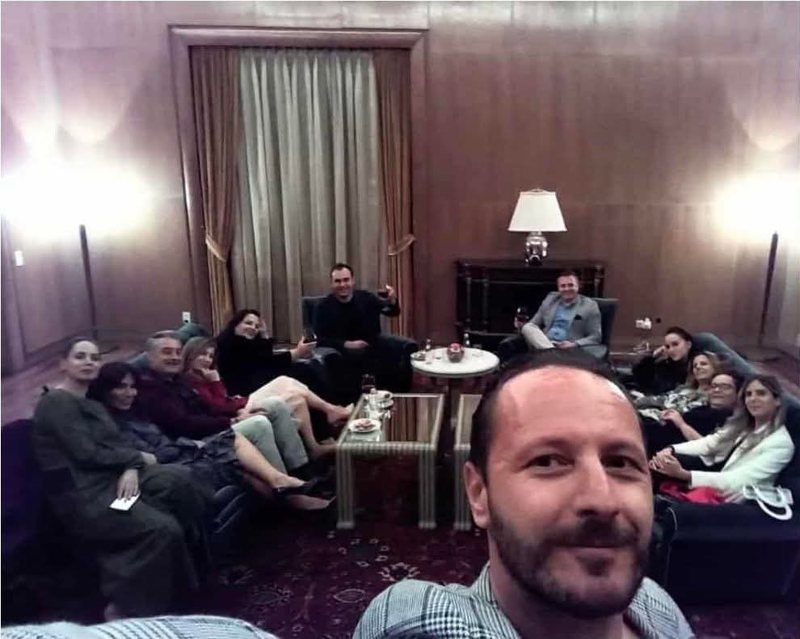 Si gjendet kjo foto në dorë të Gazmend Bardhit, nga celulari i sekuestruar e Ervis Berberit?! 