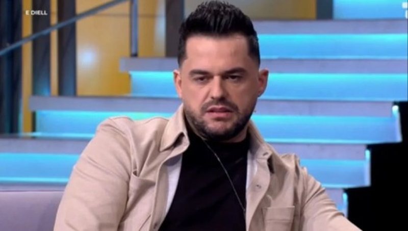 E dhimbshme: Ndërron jetë këngëtari i njohur Shpat Kasapi