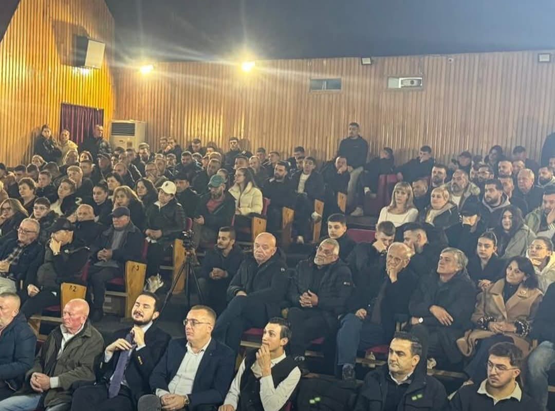 Fotot / Salla plot në Gjirokastër, Salianji kritika PD për Avokatin e Popullit: Pse na i hodhi Rama me firmat tona?