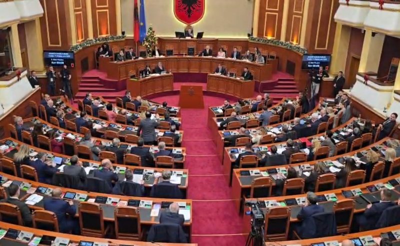 Sot seancë plenare: Çfarë pritet të ndodhë?