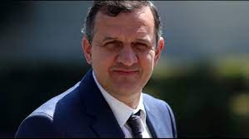 Ilire Beqaj kërkon ti lejohet të përdor kompjuterin dhe printerin në burg për të përgatitur mbrojtjen