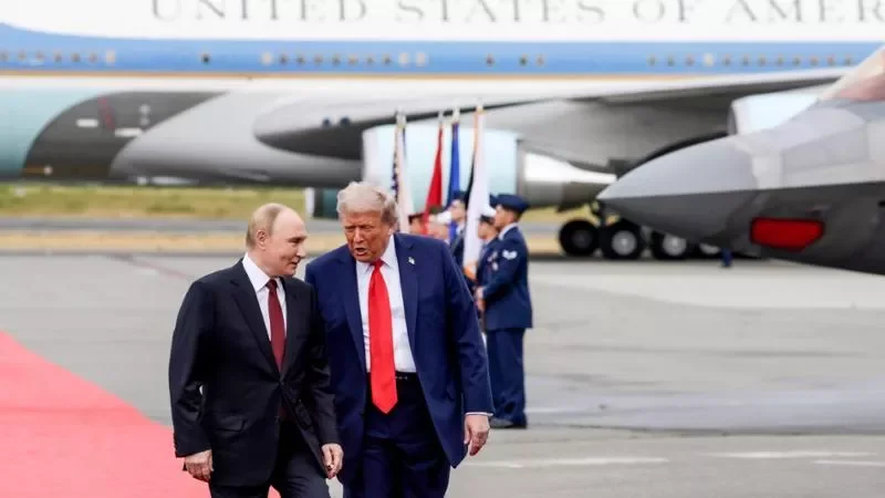 Pak orë nga takimi me Zelenskyn, Donald Trump telefonon Vladimir Putinin: Patëm një bisedë produktive