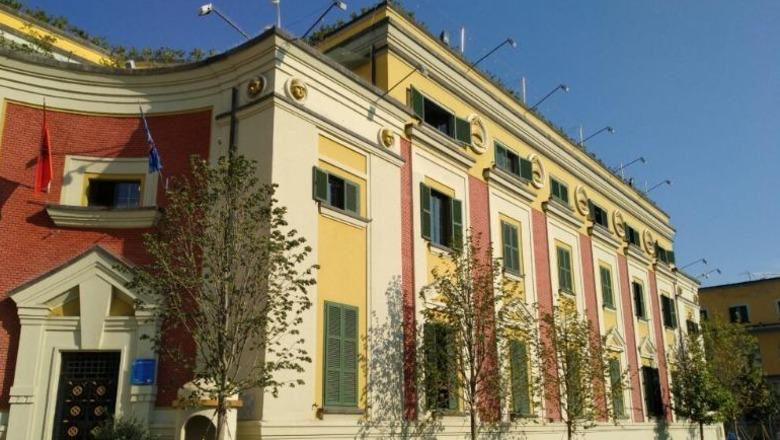 Dëmtuan buxhetin duke marrë fonde publike për punime fiktive, Prokuroria Tiranë jep masa sigurie për 8 persona, 5 prej të cilëve zyrtarë të Bashkisë Tiranë e IMT