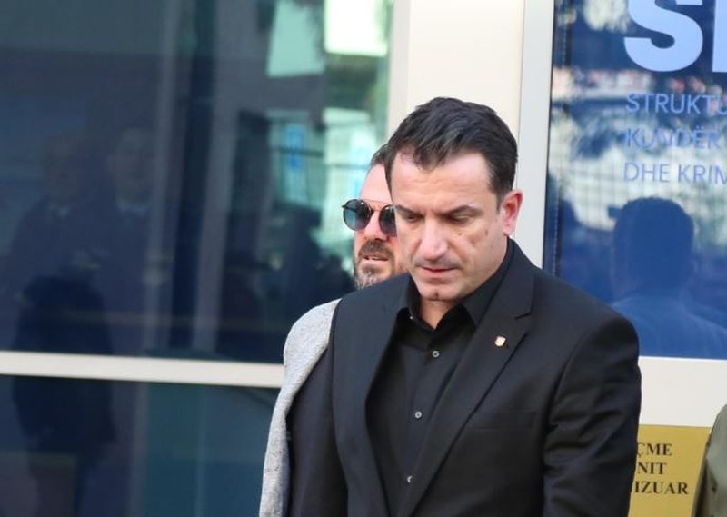 U tërhoq nga mbrojtja e Erion Veliajt, avokati: Kërkojmë që kryetari të ketë akses në një kompjuter pa internet, duhet të njihet me 61 mije faqet e dosjes!