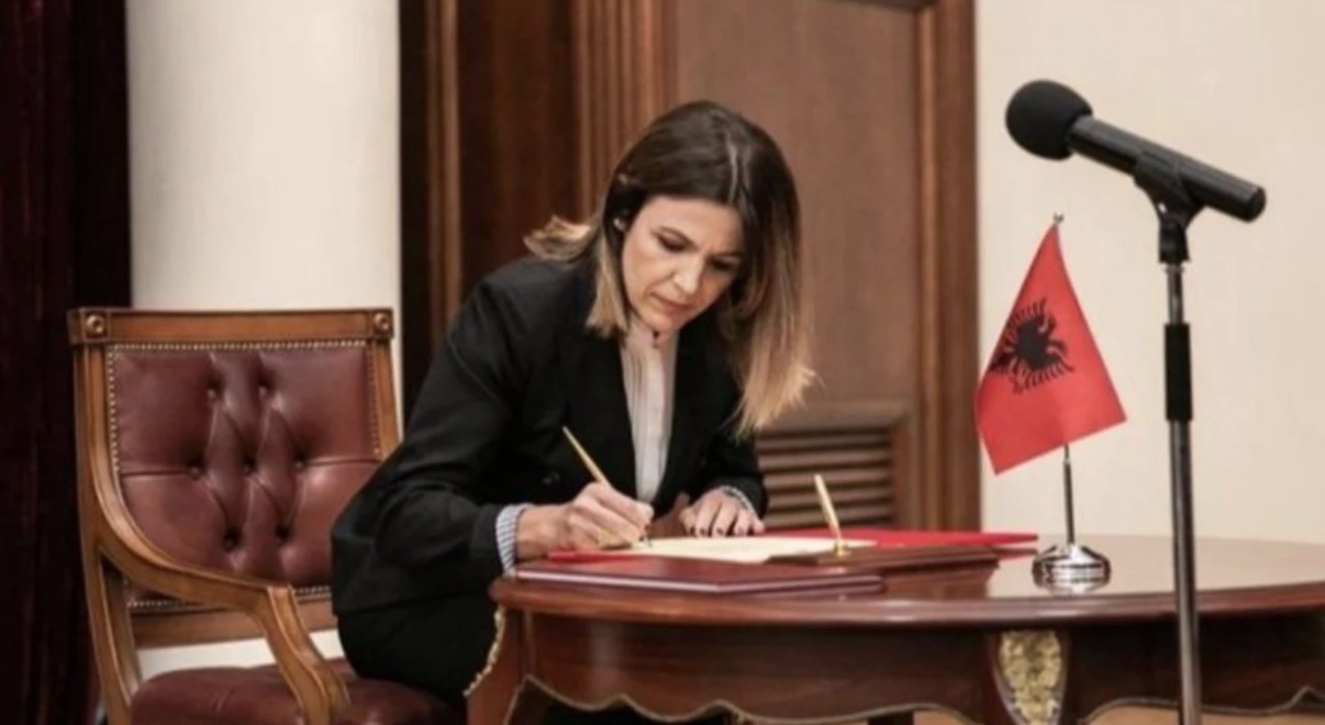 Zëvendëson Holta Zaçajn, Fiona Papajorgji zgjidhet në krye të Gjykatës Kushtetuese