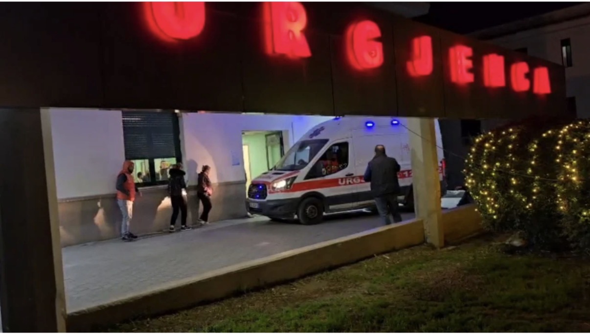 E rëndë në Durrës, plagoset me thikë taksisti 45-vjeçar