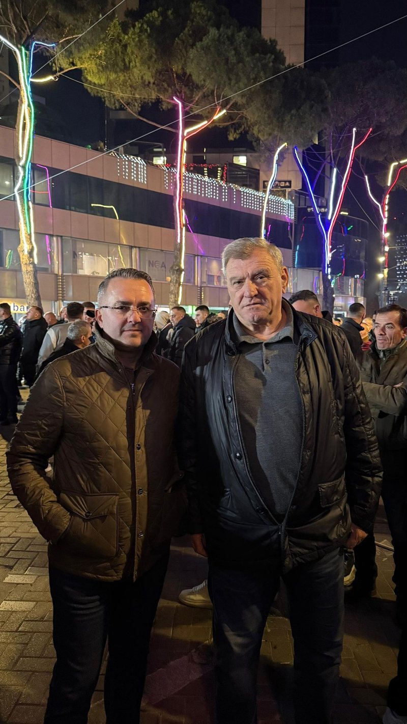 Agron Duka e pranon: Njerëzit me thonë pse del krah Berishës, as unë nuk dua por…