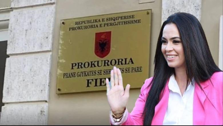 Nuk arkëtuan 442 mijë euro nga taksat e parkingut, Prokuroria e Fierit çon për gjykim ish-nënkryetaren e Bashkisë dhe dy drejtorë