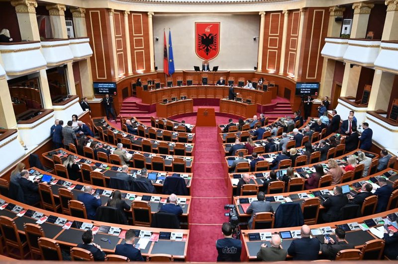 Buxheti i 2026, pse i vetmi opozitar mbeti Erion Braçe?