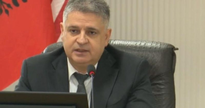 Nga “masakra e Cërrikut”, te “vrasja e Glinës” – Adnan Xholi rrëfen çështjet e bujshme që ka hetuar: Dy biznesmenë u detyruan të hapnin vetë varret e tyre…