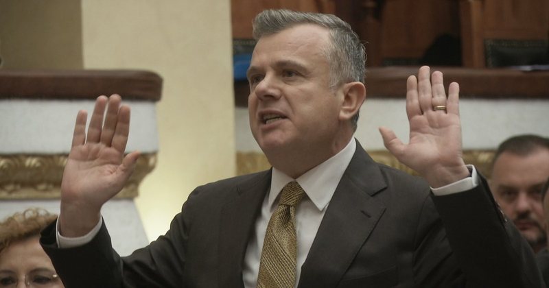 Flamur Noka e quan “injorant”, Taulant Balla: Pa dalë ai nuk ka seancë sot