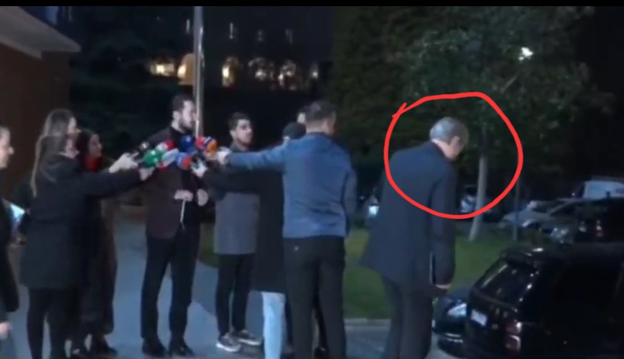 Video / Debatet në mbledhjen e Kryesisë së PD, Salianji rrethohet nga gazetarët, Sali Berisha ikën në heshtje nga selia