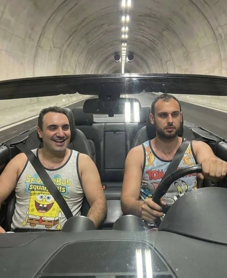 Përgjimet / Belo ankohet te Berisha se po e shantazhon SPAK-u: Janë batuta, drejtorin e kam çun lagjeje (por në rrjet plasin memet)