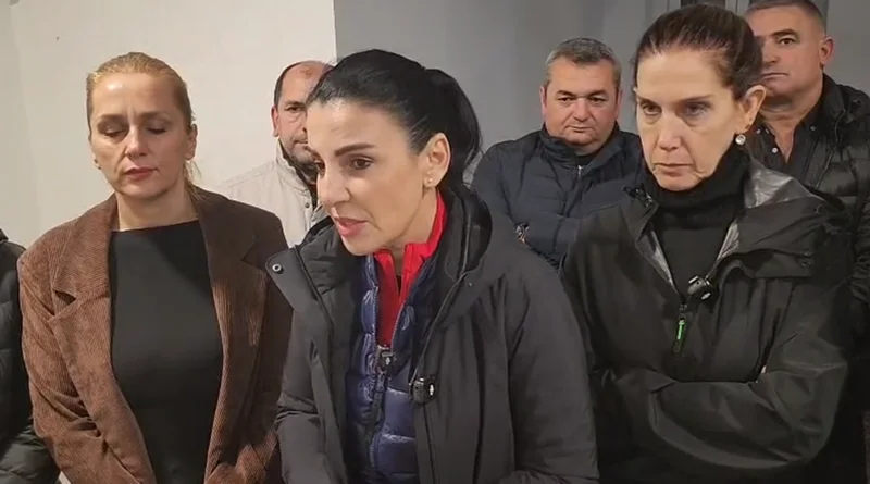 Balluku në Gjirokastër jep lajmin e mirë: Vjosa ka rënë me 1.5 metra, situata është nën kontroll