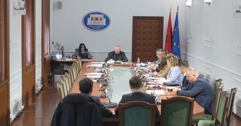 “Beteja” për lirinë e fjalës, shpifja nuk është më vepër penale për gazetarët