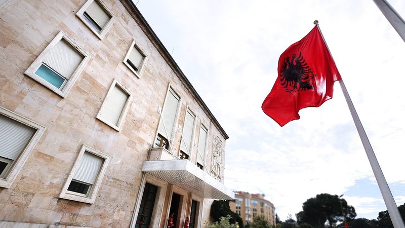 Shkarkohen nga detyra Prefektët e qarkut të Durrësit, Korçës , ja kush i zëvendëson