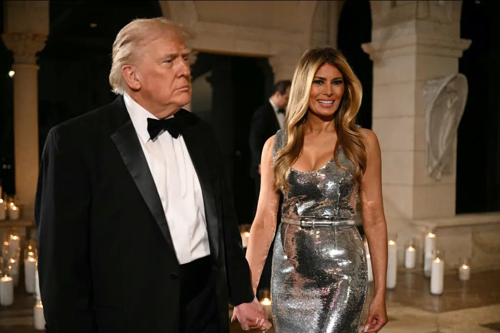 SHBA/ Festa e fundvitit në Mar-a-Lago, presidenti Donald Trump dhe Melania mahnisin me stilin