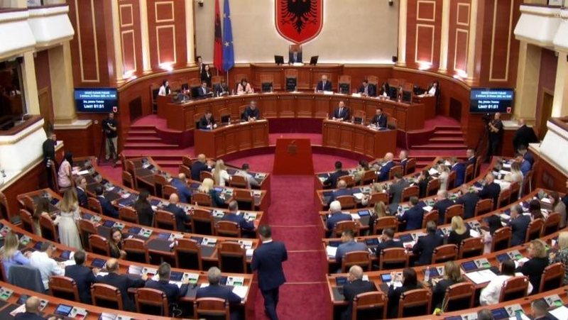 “Politikanët shqiptarë spiunonin njëri-tjetrin në Ambasadën e SHBA-së”