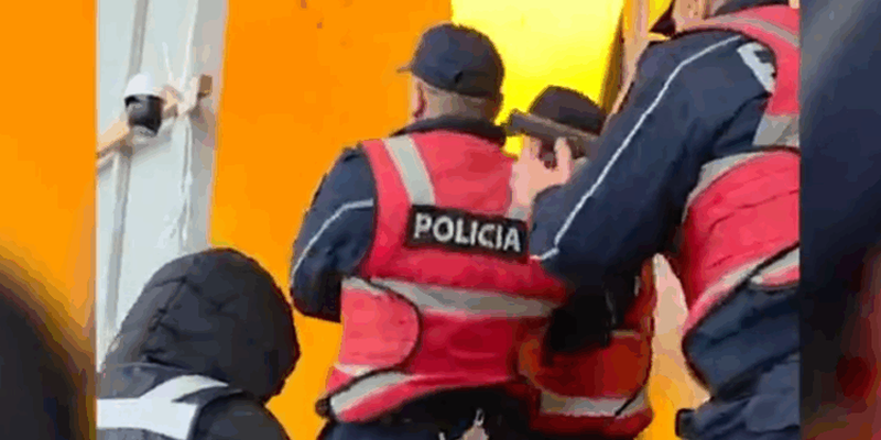 Zbulohen dy ‘shtëpi bari’ në Vaun e Dejës: Arrestohet një 31-vjeçar, ndalohen edhe 3 punonjës të OSHEE