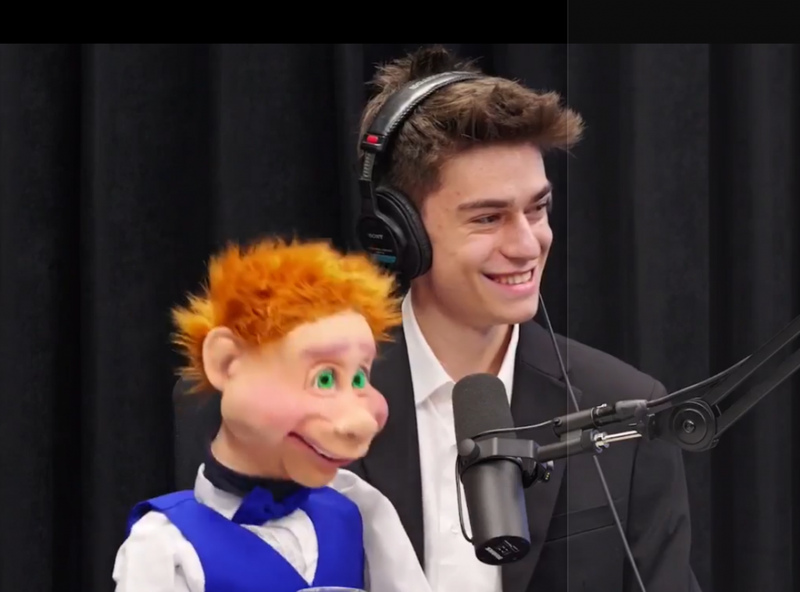 Nikolas Bushi, talenti i ventrilokizmit, rrëfehet te podcasti i Edi Ramës