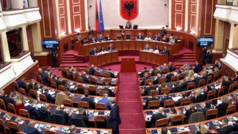 Sot nis sesioni i ri parlamentar, deputetët rikthehen në Kuvend! Bojkoti i PD vë në vështirësi reformën zgjedhore e territoriale
