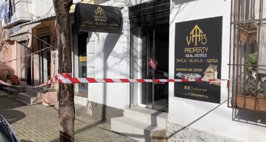 Plagosi me thikë vajzën dhe kalimtarin në Durrës, arrestohet 56-vjeçari