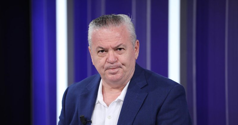 Murrizi ironizon protestën e PD-së: Të enjten votojnë për Ramën, të shtunën të ftojnë për rrëzimin e tij