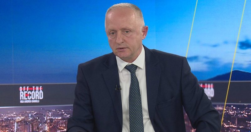 Lutfi Dervishi ironizon Flamur Nokën: Rama ka rënë si kulla e Pizës, mund të rrijë me shekuj ashtu