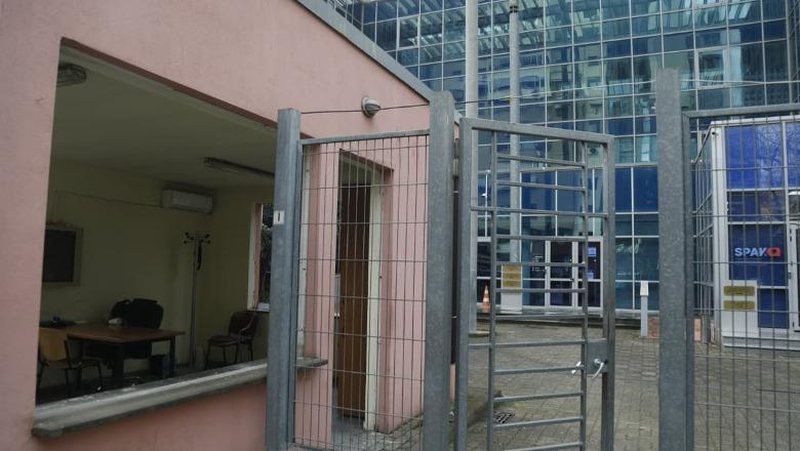 Ankimi i Shoqatës së Gjyqtarëve mbi sigurinë, nis rimodelimi i hyrjes në godinën e GJKKO dhe SPAK