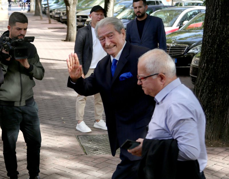 Reforma Territoriale dhe Zgjedhore, Spaho: Deputetët që kundërshtuan Berishën shmangën pasoja të rënda për PD-në