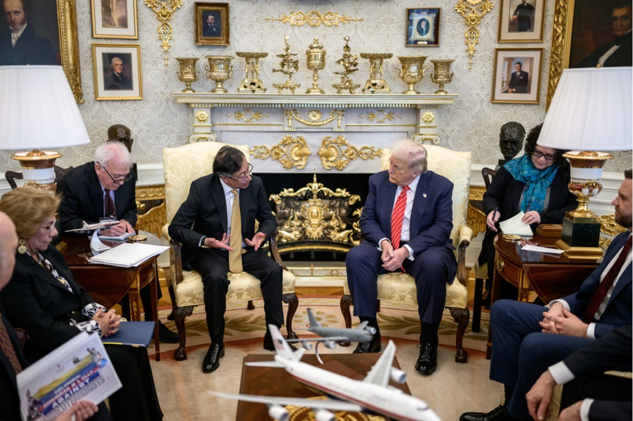 Trump pret presidentin kolumbian Petro në Shtëpinë e Bardhë, trafiku i drogës në fokus të bisedimeve