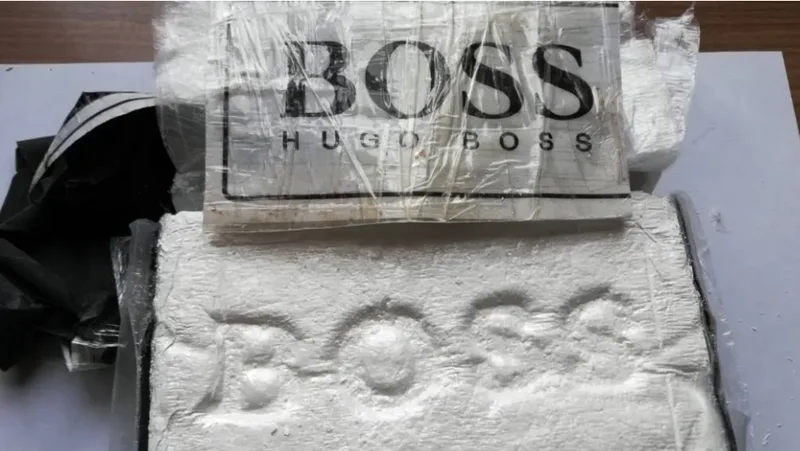 “Kokainë e mbështjellë me Hugo Boss”: Arrestohet tuniziani, “ushtar” i shqiptarëve që drejtonin trafikun e drogës