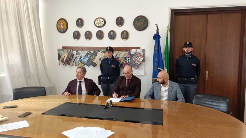 Goditet banda e ‘skifterëve’ shqiptarë, 4 të arrestuar, sekuestrohen 1 mln euro mall i vjedhur dhe armë