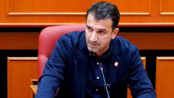 Një vit pas arrestimit, GJKKO kalon për gjykim dosjen e kryebashkiakut Veliaj! Avokatët bojkotojnë seancën: Shkelje të rënda të procesit ligjor