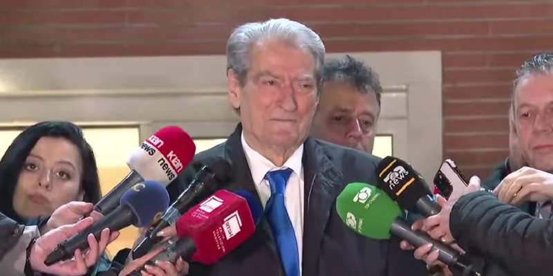 Sali Berisha nga selia blu: Protesta tjetër më 20 shkurt