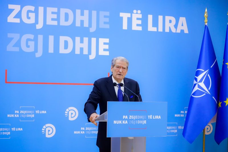 Berisha tregon nëse do e çojë opozita çështjen e nenit 242 në Kushtetuese