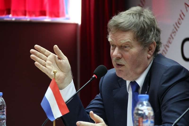 Ish-ambasadori holandez: Gjykata Speciale u krijua nga shërbimi sekret serb!