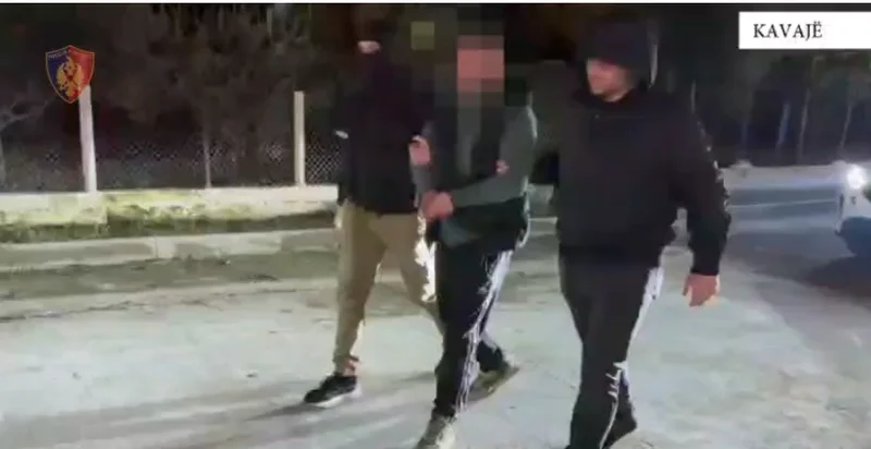 Vrasja për një parkim në Kavajë, gjykata lë në burg autorin
