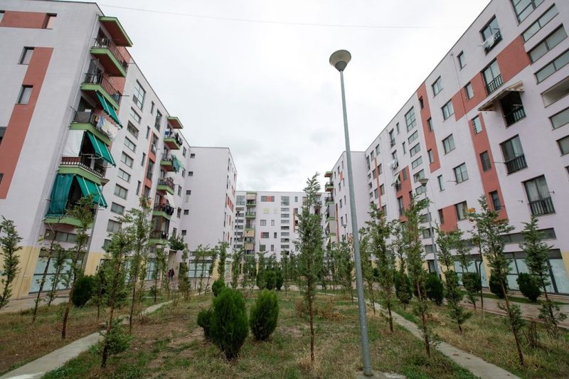 Bashkia e Tiranës zgjeron kreditë e buta: 1500 kredi për çiftet e reja, ja si aplikohet